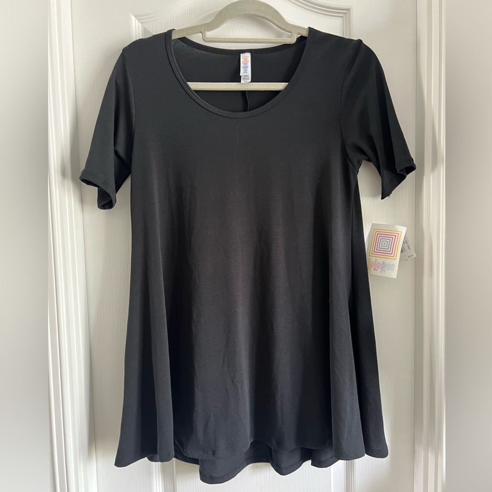 Lularoe Noir Perfect T